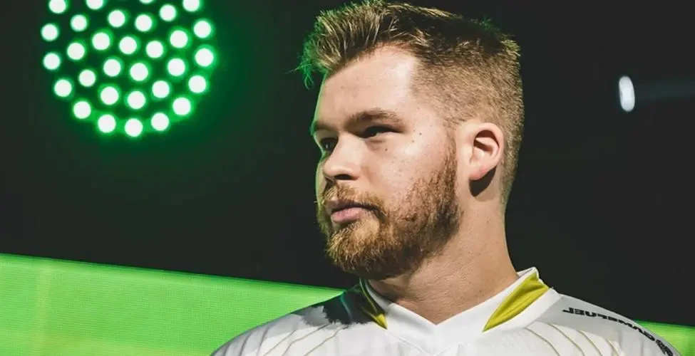 US - Crimsix- Call of Duty (Former Halo)