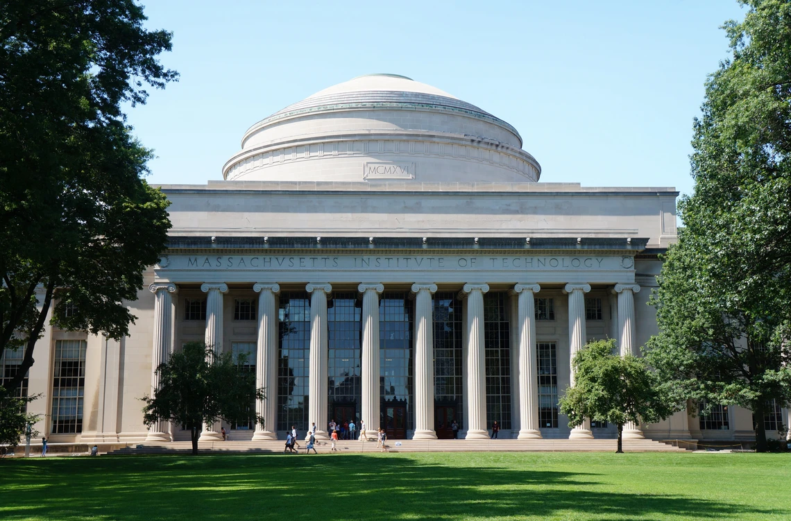 Massachusetts_Institute_of_Technology_(MIT)_-_panoramio