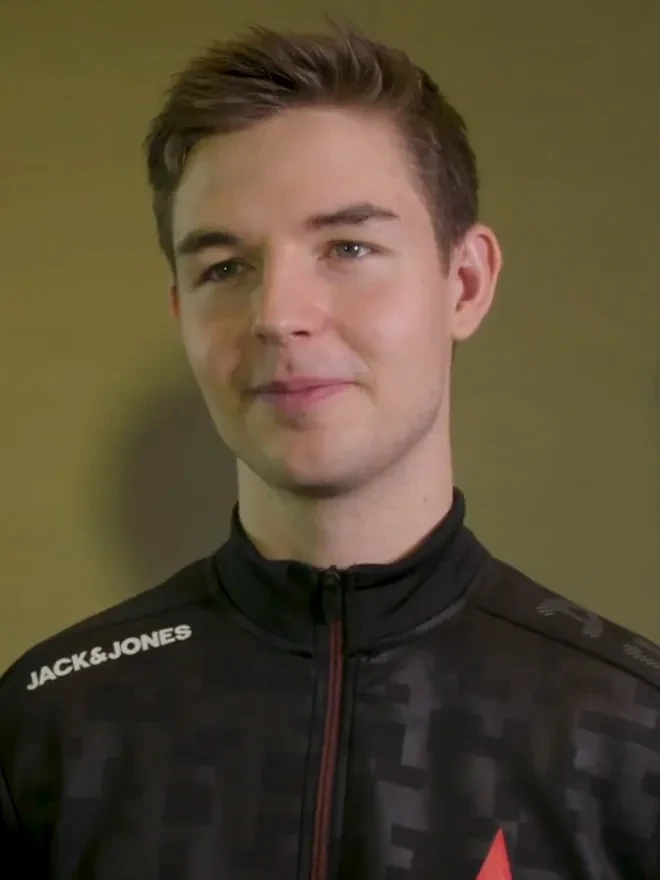 dev1ce giving an interview at a BLAST event